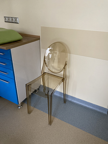 Пластиковый стул Victoria clear gray фото покупателя 6